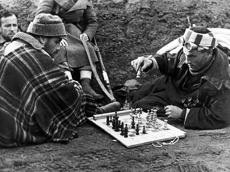 chess-robert-capa-1936